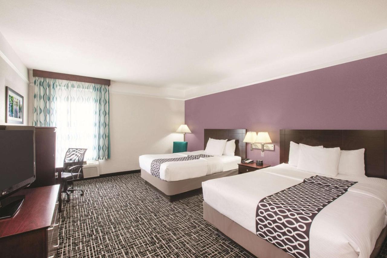 Queen Room with Two Queen Beds and Bath Tub - Mobility/Hearing Accessible - Non-Smoking at La Quinta Inn & Suites by Wyndham Mansfield TX