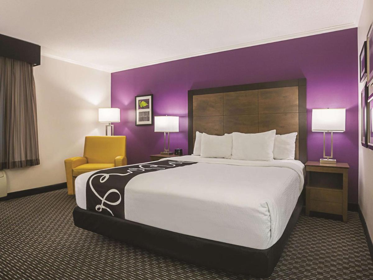 King Room - Non-Smoking at La Quinta Inn & Suites by Wyndham Atlanta Midtown - Buckhead