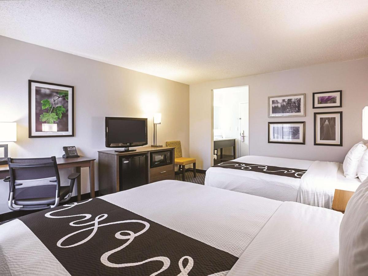 Queen Room with Two Queen Beds - Non-Smoking at La Quinta Inn & Suites by Wyndham Atlanta Midtown - Buckhead