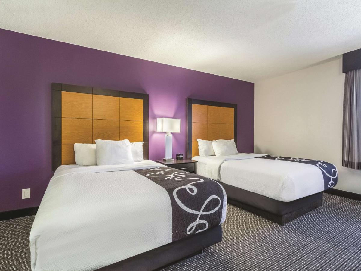 Deluxe Double Room with Two Double Beds at La Quinta Inn & Suites by Wyndham Cleveland - Airport North