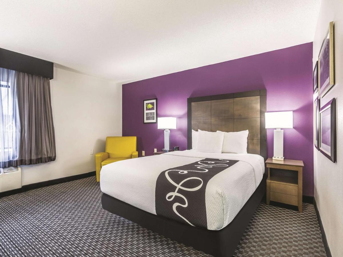 1 Full Bed, Mobility/Hearing Impaired Accessible Room, Non-Smoking
at La Quinta Inn & Suites by Wyndham Atlanta Midtown - Buckhead