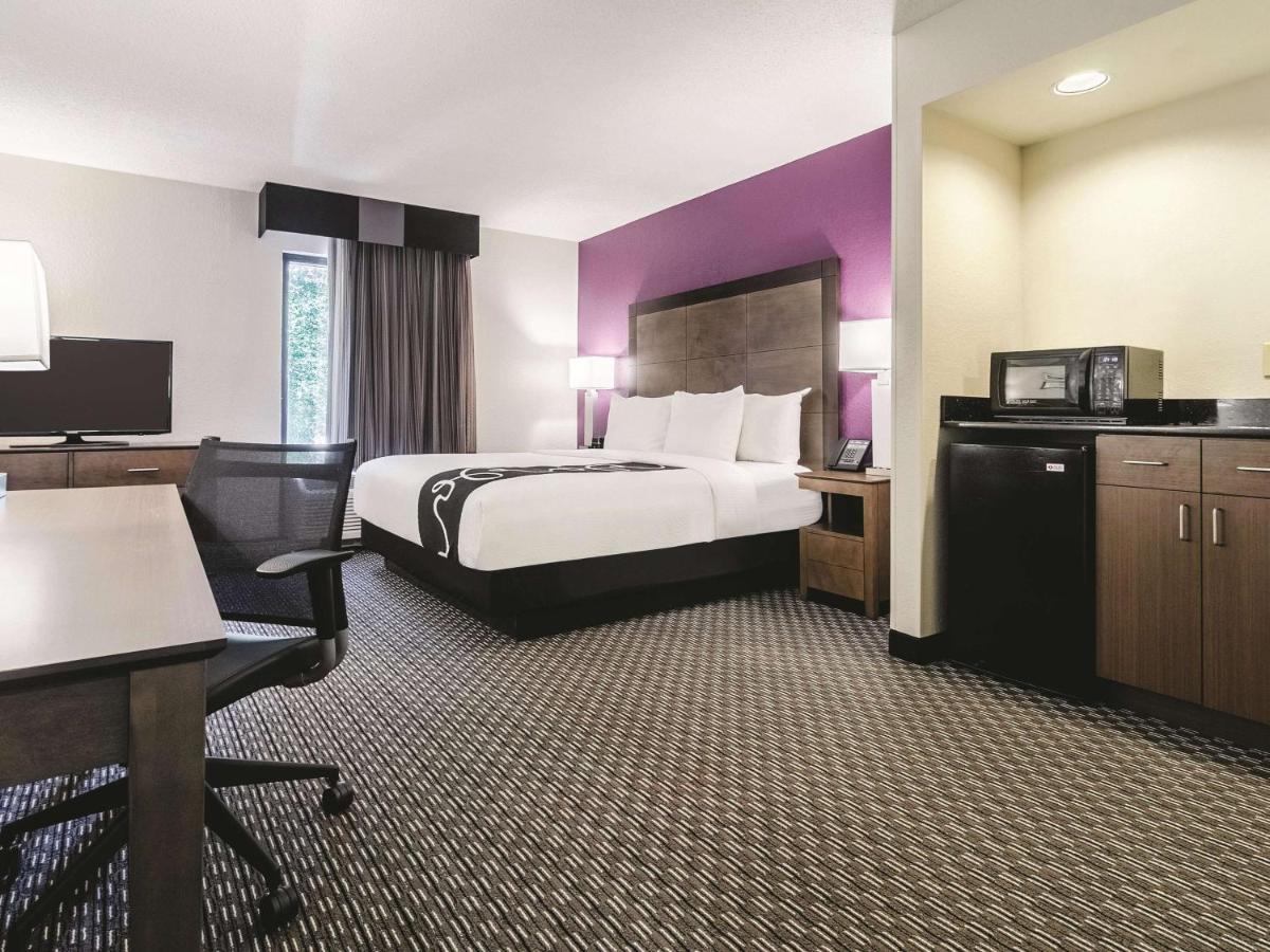 Deluxe King Room - Mobility Access at La Quinta Inn & Suites by Wyndham Myrtle Beach - N Kings Hwy