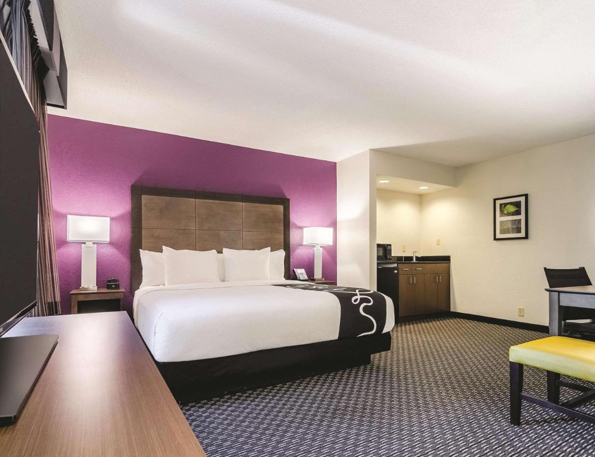 Deluxe King Room - Mobility Access at La Quinta Inn & Suites by Wyndham Myrtle Beach - N Kings Hwy