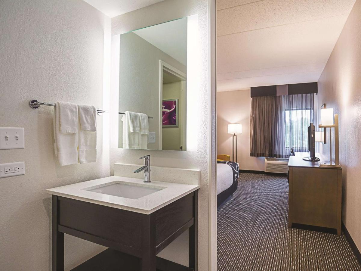 Deluxe King Room - Non-Smoking at La Quinta Inn & Suites by Wyndham Myrtle Beach - N Kings Hwy
