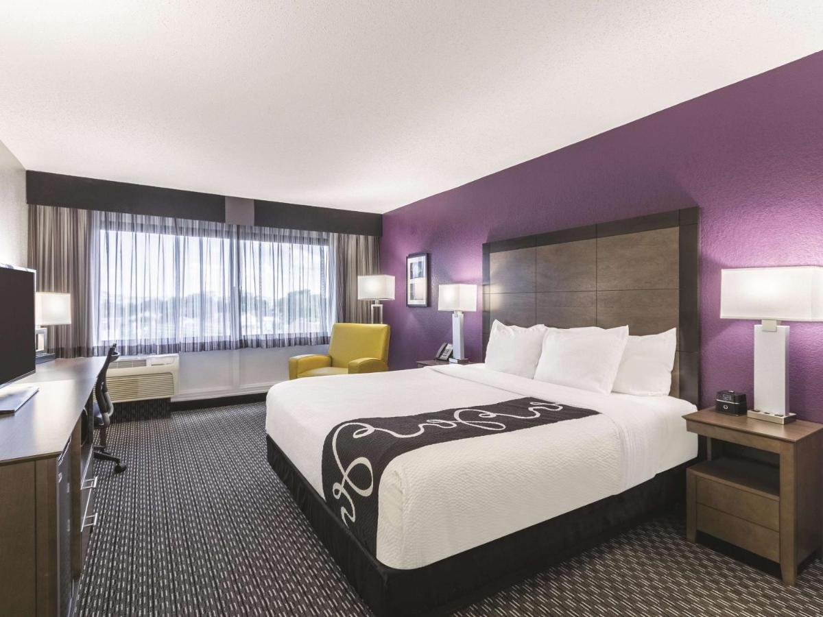 Deluxe King Room - Non-Smoking at La Quinta Inn & Suites by Wyndham Myrtle Beach - N Kings Hwy