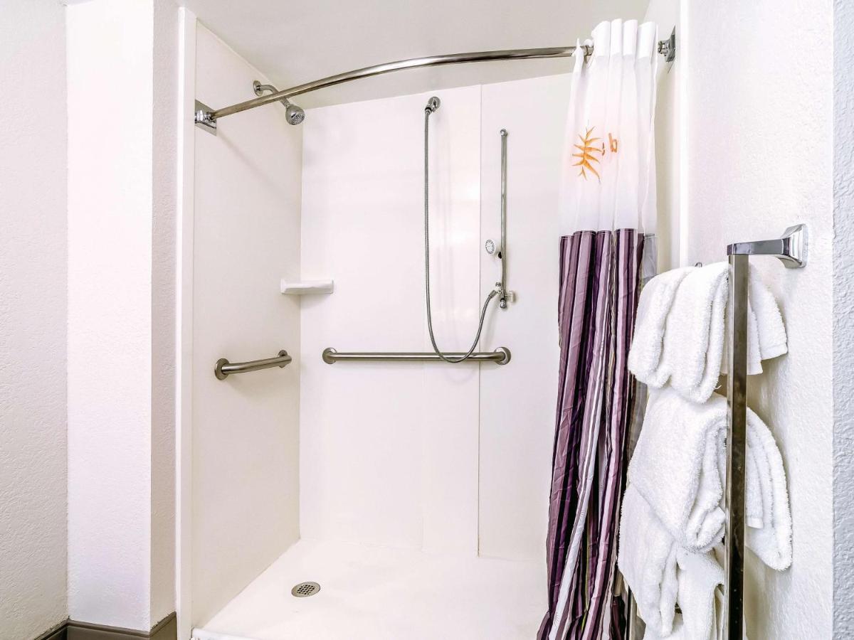 Double Room with Two Double Beds - Mobility Access at La Quinta Inn & Suites by Wyndham Myrtle Beach - N Kings Hwy
