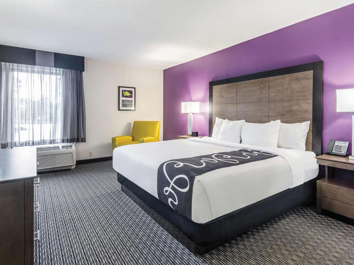 Deluxe King Room at La Quinta Inn & Suites by Wyndham Myrtle Beach - N Kings Hwy