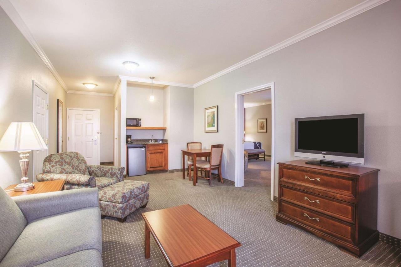 Deluxe King Suite with City View and Mobility/Hearing Impaired Access - Non-Smoking at La Quinta Inn & Suites by Wyndham Gainesville