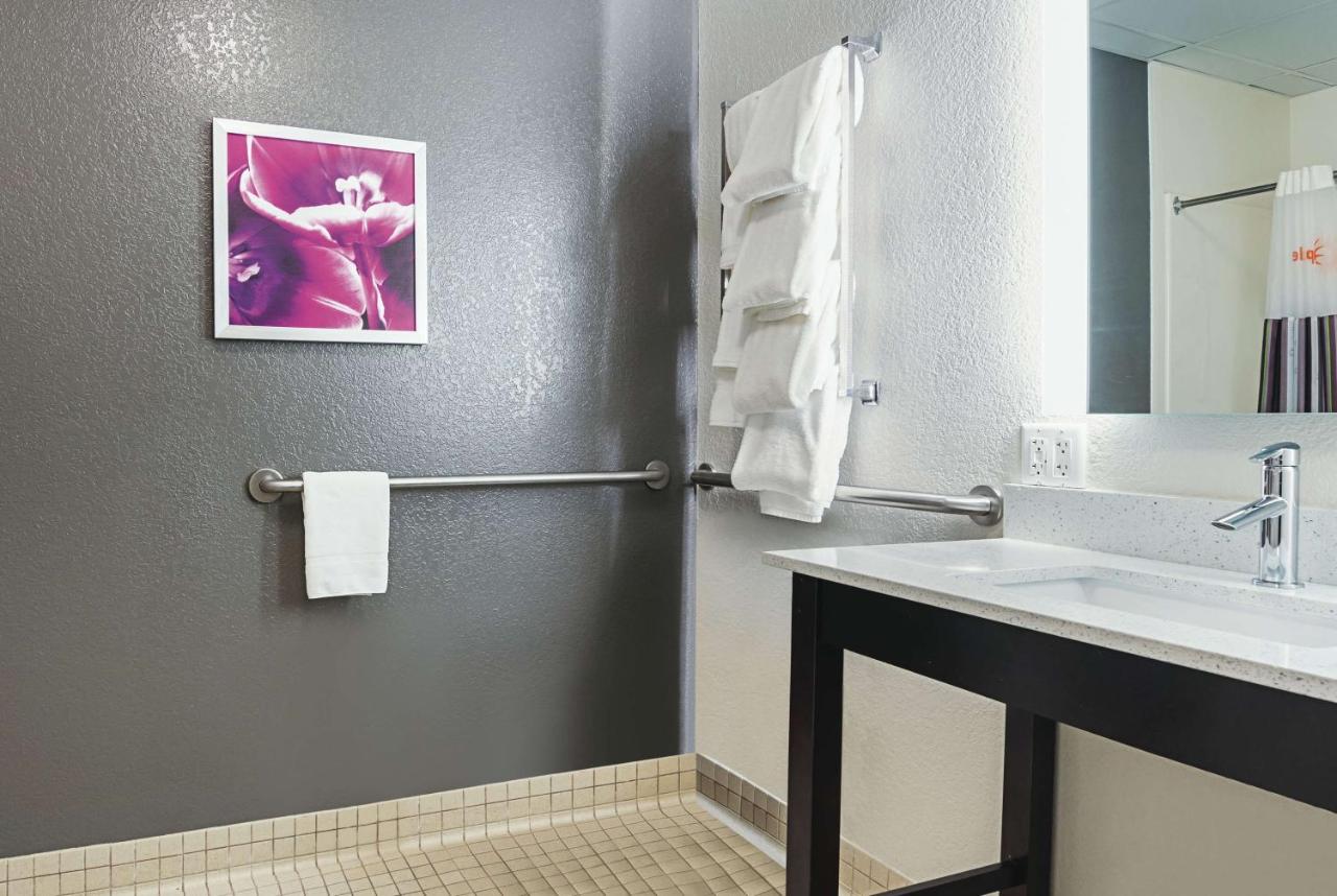 King Room - Mobility Access/Non-Smoking at La Quinta Inn & Suites by Wyndham Boston-Andover