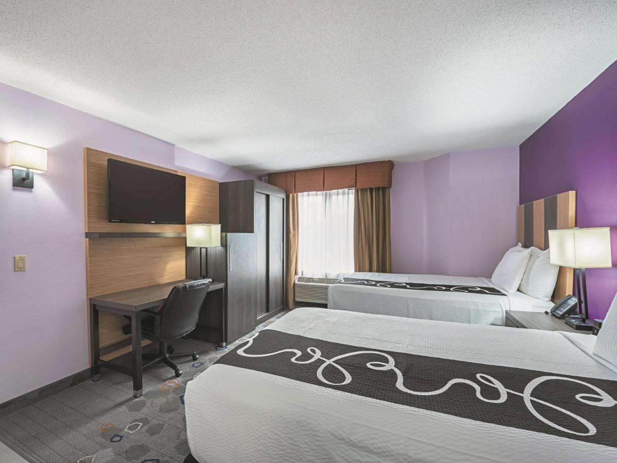 Deluxe Double Room with Two Double Beds at La Quinta Inn & Suites by Wyndham Minneapolis Northwest