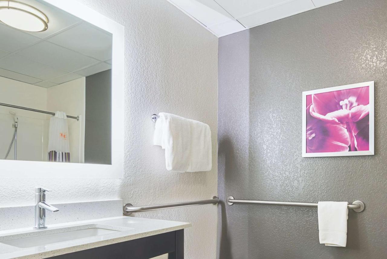 Queen Room - Disability Access at La Quinta Inn & Suites by Wyndham Boston-Andover