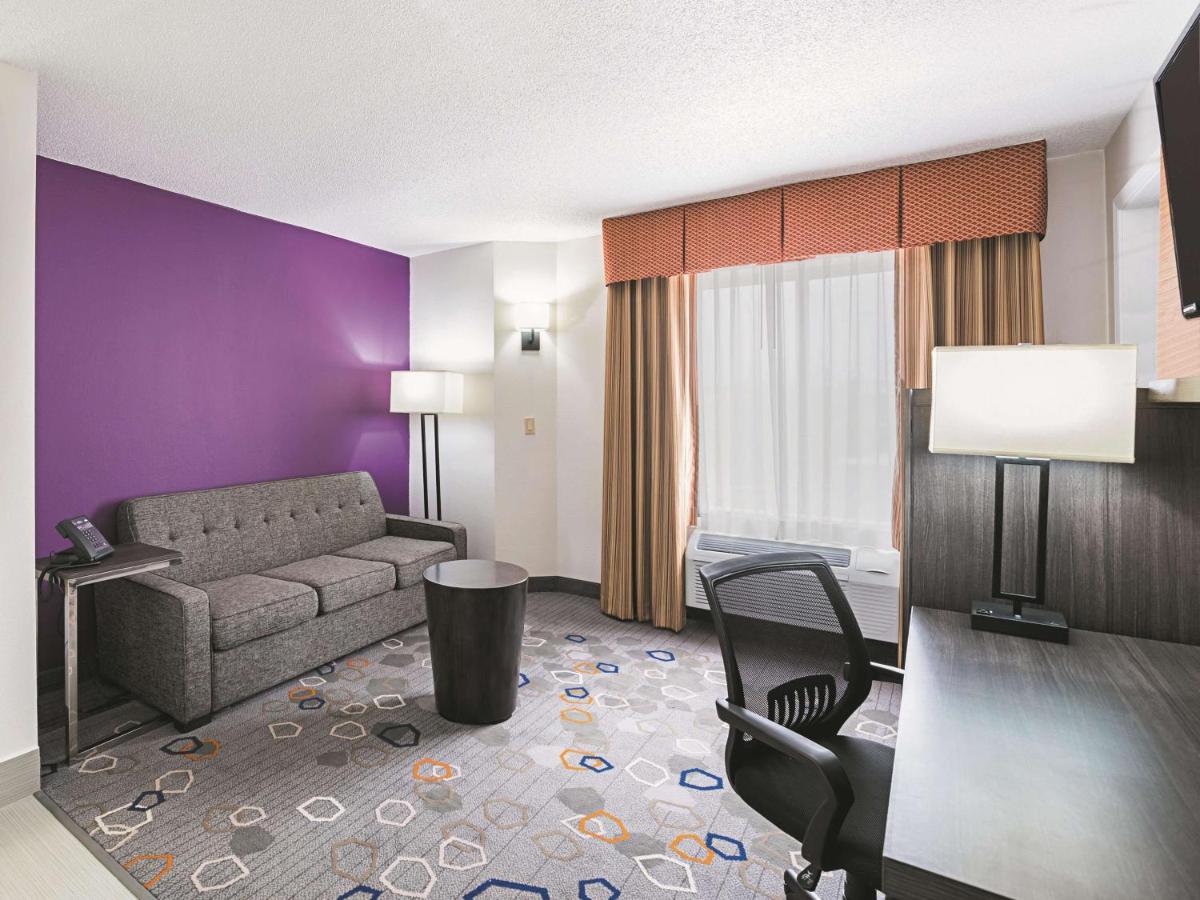 One-Bedroom King Suite - Non-Smoking at La Quinta Inn & Suites by Wyndham Minneapolis Northwest