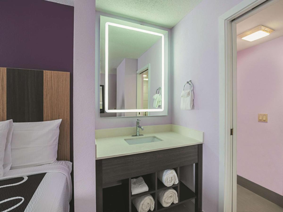 Deluxe Double Room with Two Double Beds at La Quinta Inn & Suites by Wyndham Minneapolis Northwest