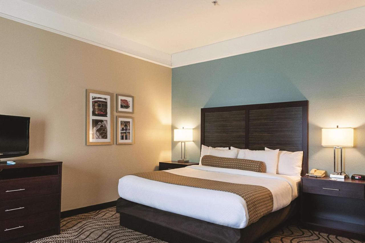Deluxe King Suite - Mobility Access/Non-Smoking at La Quinta Inn & Suites by Wyndham Houma