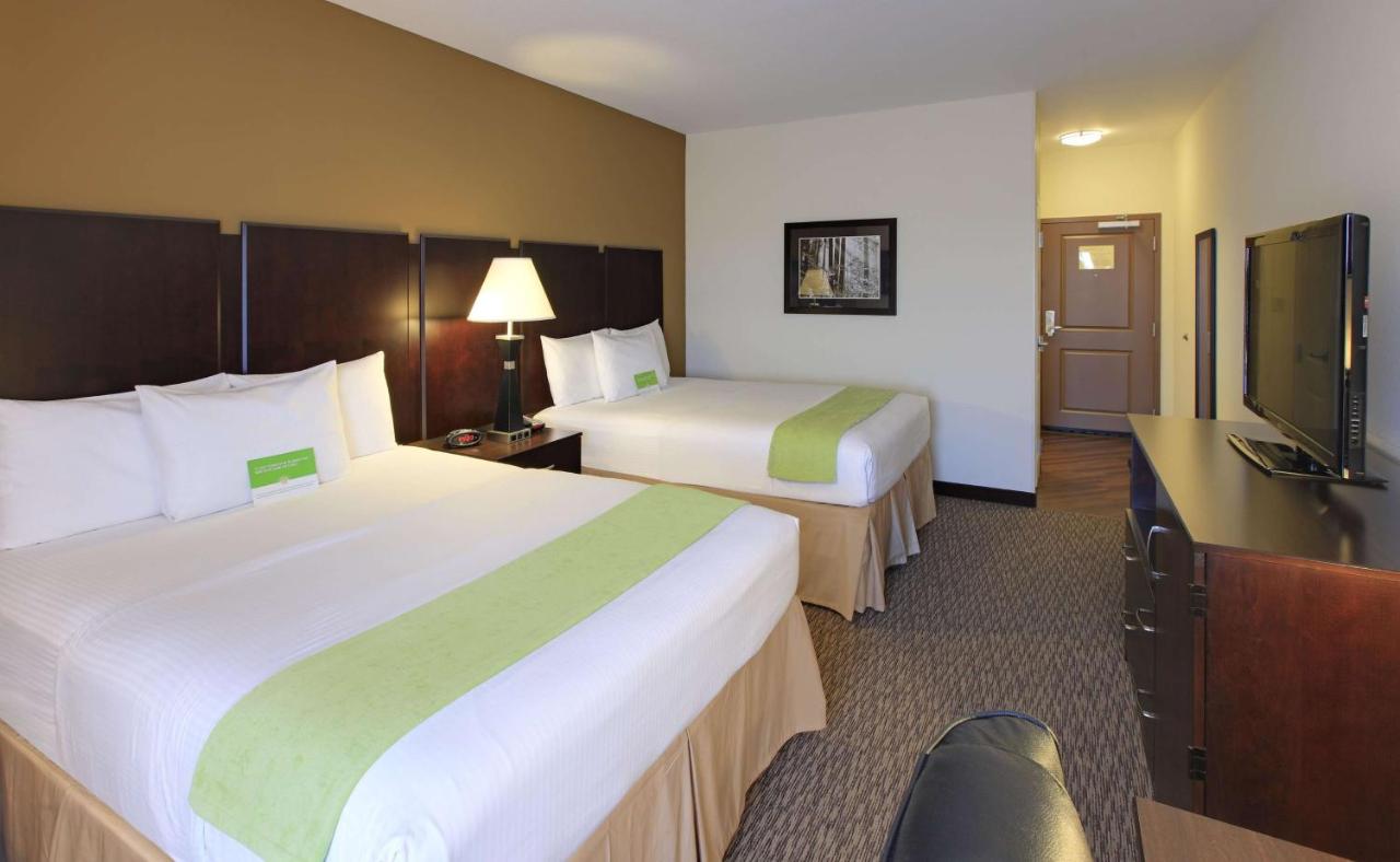 Deluxe Queen Room with Two Queen Beds at La Quinta Inn & Suites by Wyndham Memphis Wolfchase