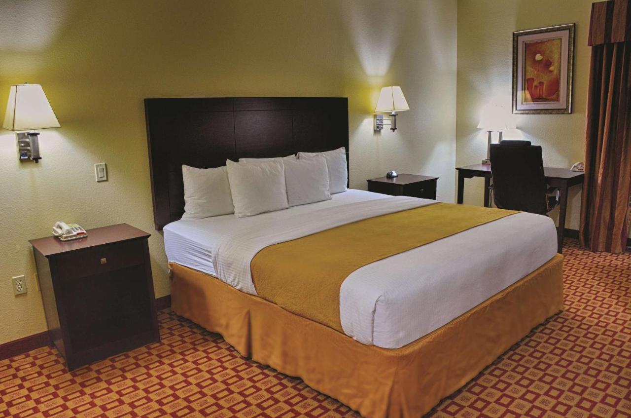King Room - Non-Smoking at La Quinta Inn & Suites by Wyndham Alice