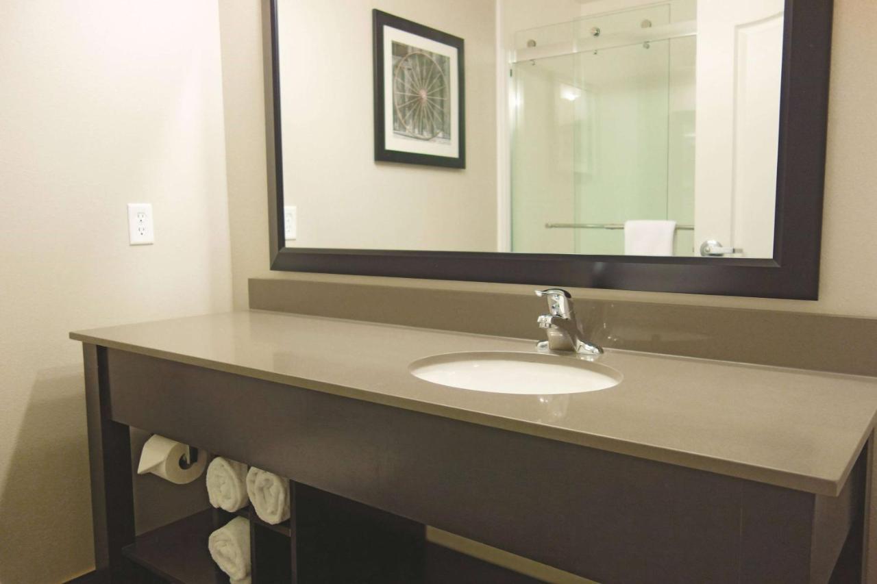 King Room - Non-Smoking at La Quinta Inn & Suites by Wyndham Monahans