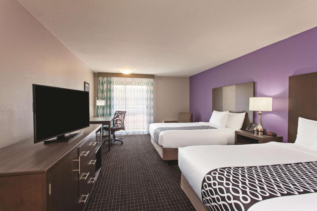 Queen Room with Two Queen Beds - Ground Floor at La Quinta Inn & Suites by Wyndham Pomona