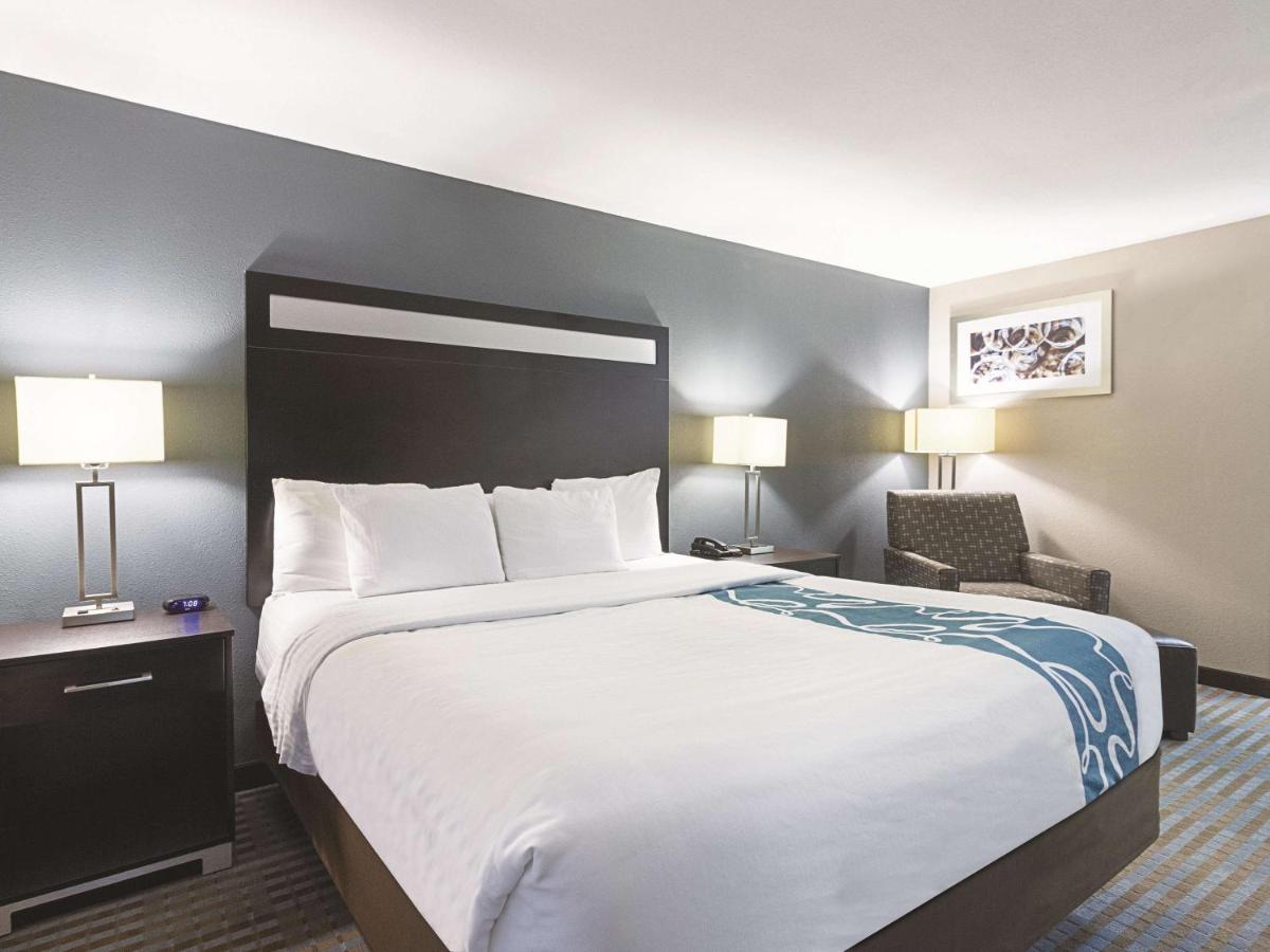 King Room - Non-Smoking at La Quinta Inn & Suites by Wyndham Glendive
