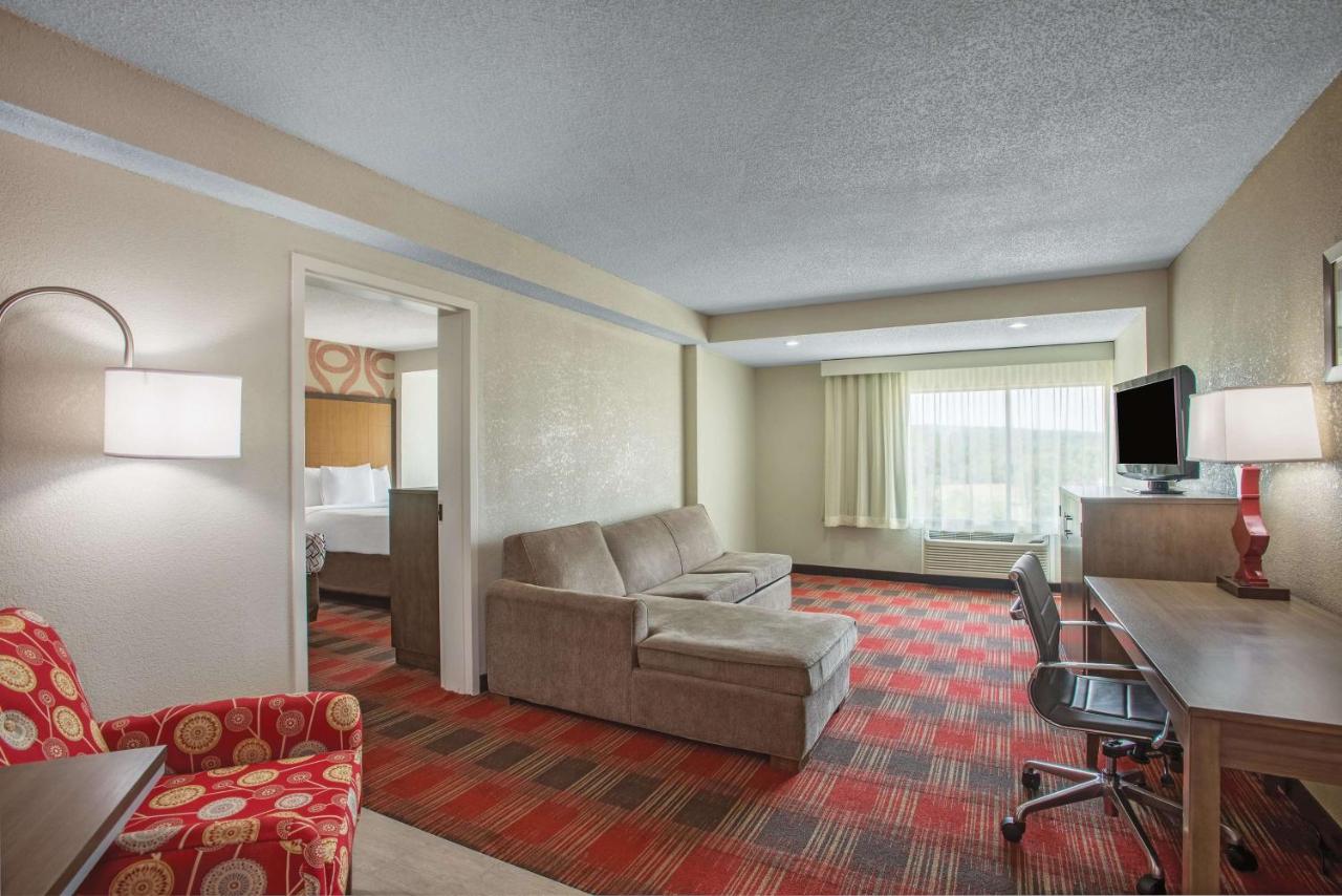 Deluxe Double Suite at La Quinta Inn & Suites by Wyndham DC Metro Capital Beltway
