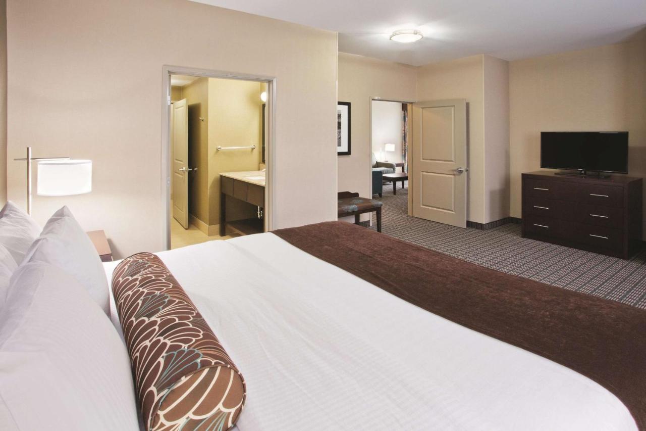 Deluxe King Suite with Sofa Bed - Mobility Access/Non-Smoking at La Quinta Inn & Suites by Wyndham Bellingham