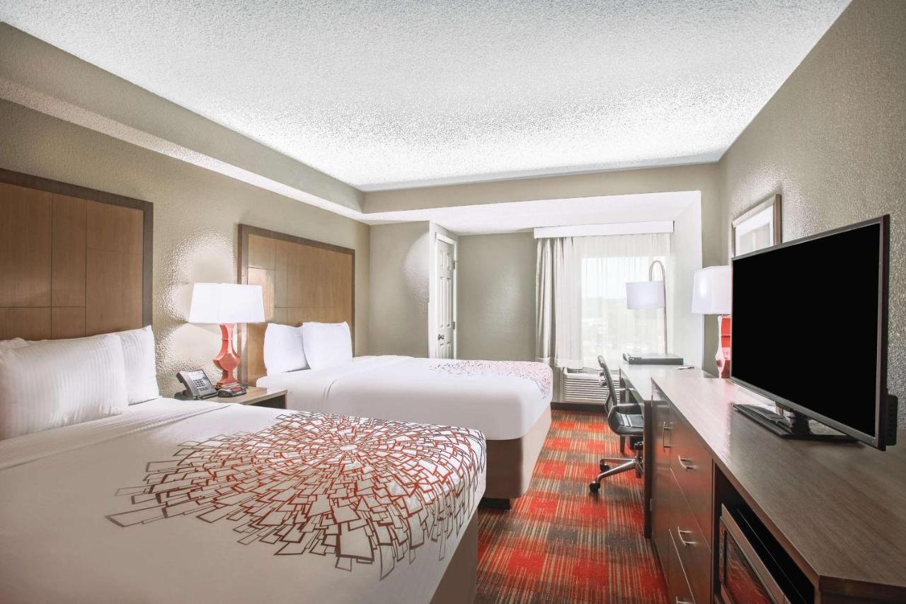 Queen Room with Two Queen Beds - Disability Access at La Quinta Inn & Suites by Wyndham DC Metro Capital Beltway