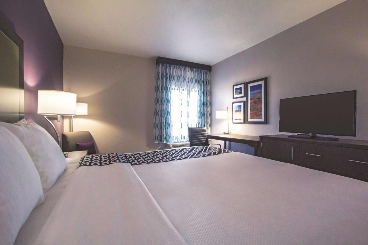 King Room - Mobility Access/Non-Smoking at La Quinta Inn & Suites by Wyndham Pampa