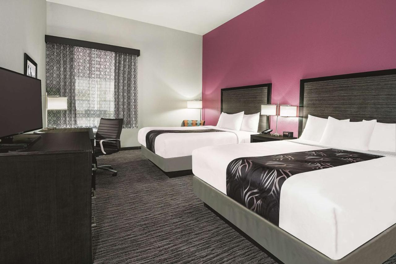 Queen Room with Two Queen Beds at La Quinta Inn & Suites by Wyndham Dallas Grand Prairie North