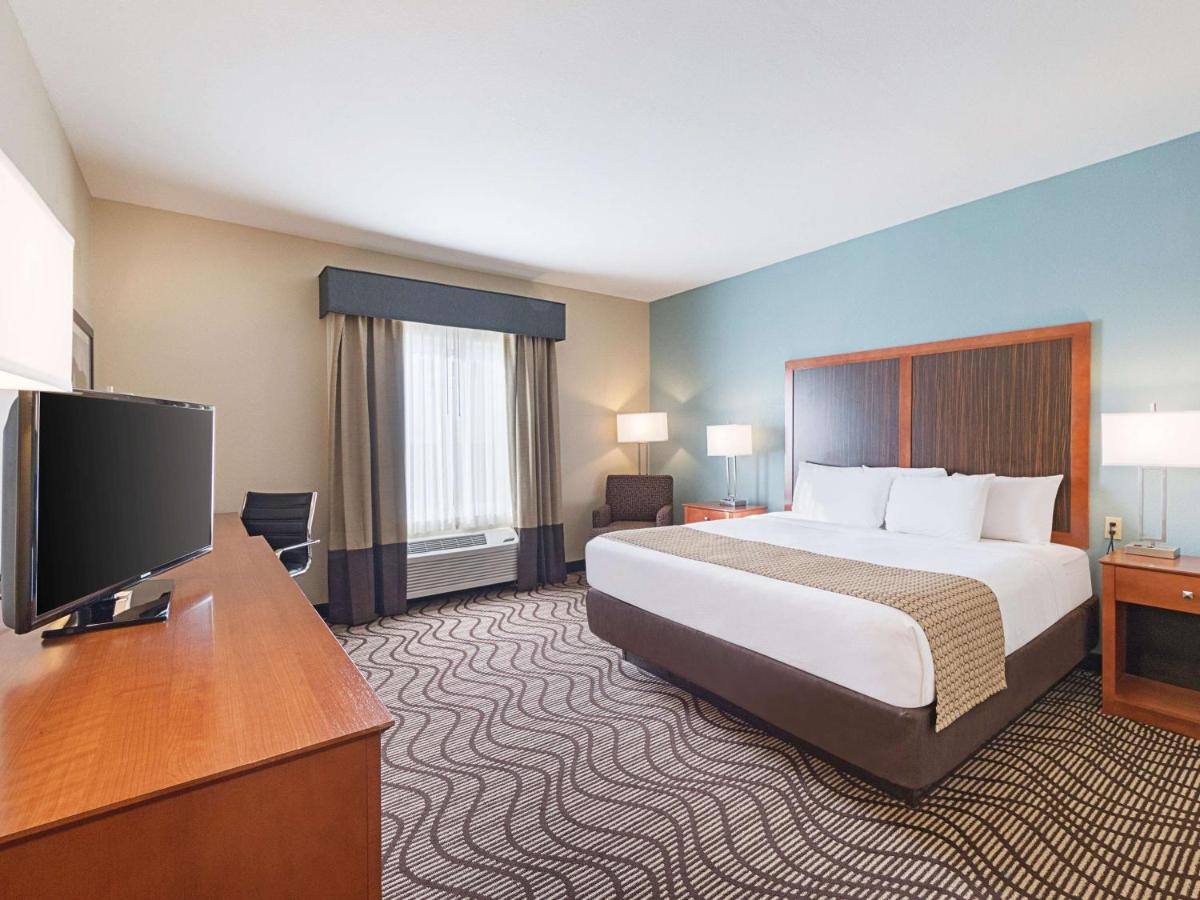 King Room - Non-Smoking at La Quinta Inn & Suites by Wyndham Mathis