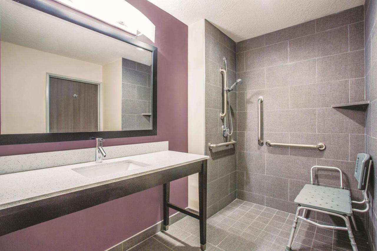 King Room - Disability Access at La Quinta Inn & Suites by Wyndham La Verkin-Gateway to Zion