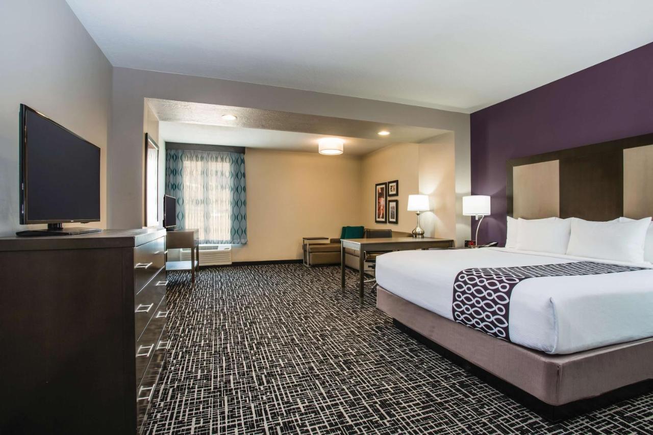 1 King Bed, Studio Suite, Mountain View, Non-Smoking at La Quinta Inn & Suites by Wyndham La Verkin-Gateway to Zion