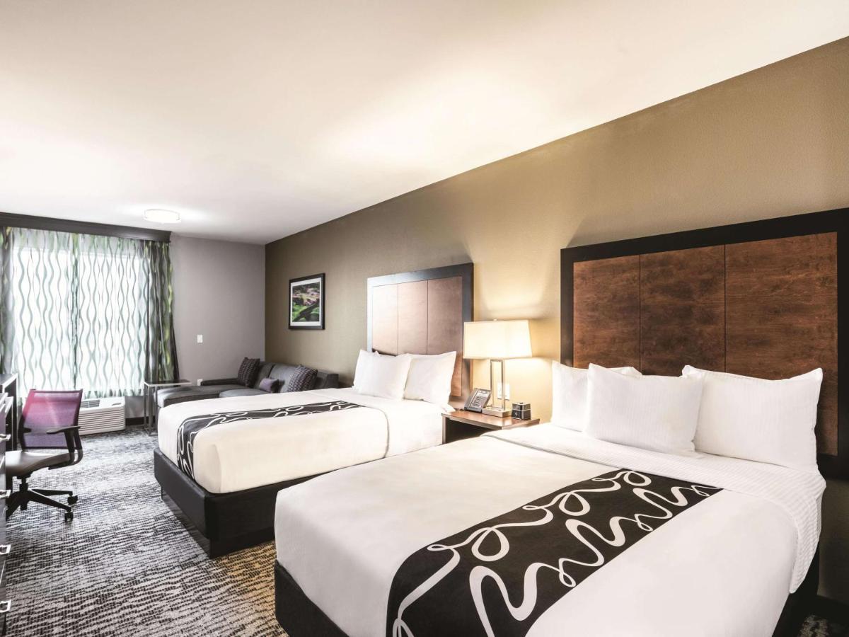 2 Queen Beds, Deluxe Family Room, Non-Smoking at La Quinta Inn & Suites by Wyndham Walla Walla