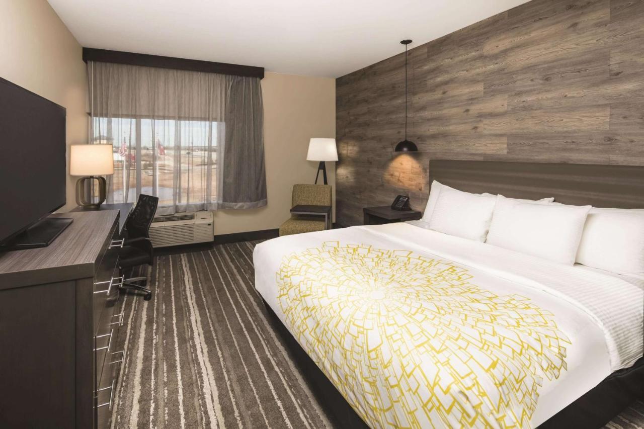 King Room at La Quinta Inn & Suites by Wyndham Atlanta South - McDonough