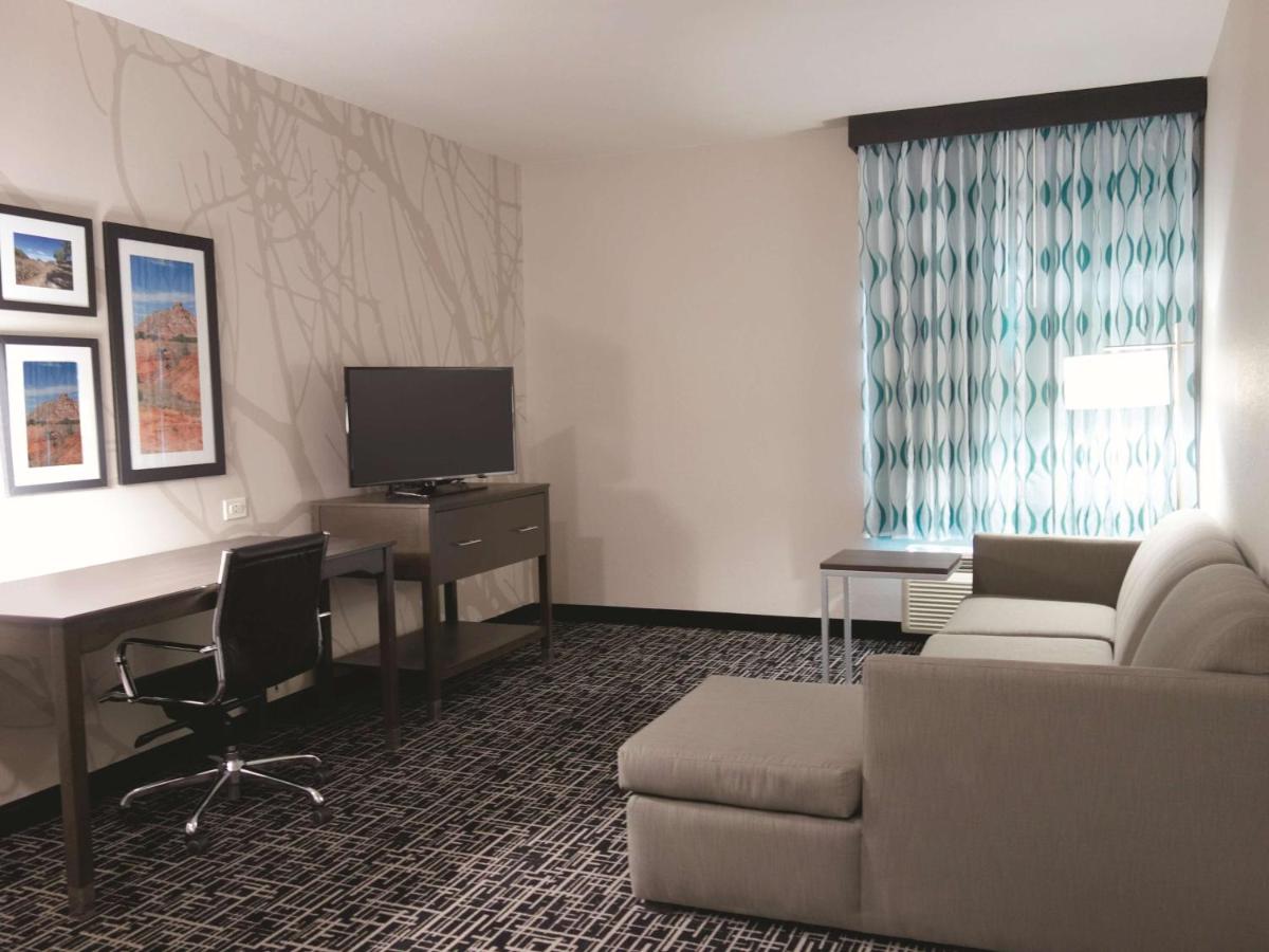 Deluxe Family Suite - Non-Smoking at La Quinta Inn & Suites by Wyndham Pampa