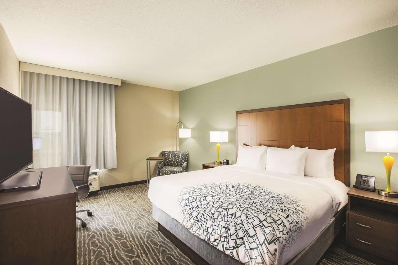 King Room - Non-Smoking at La Quinta Inn & Suites by Wyndham Wichita Northeast