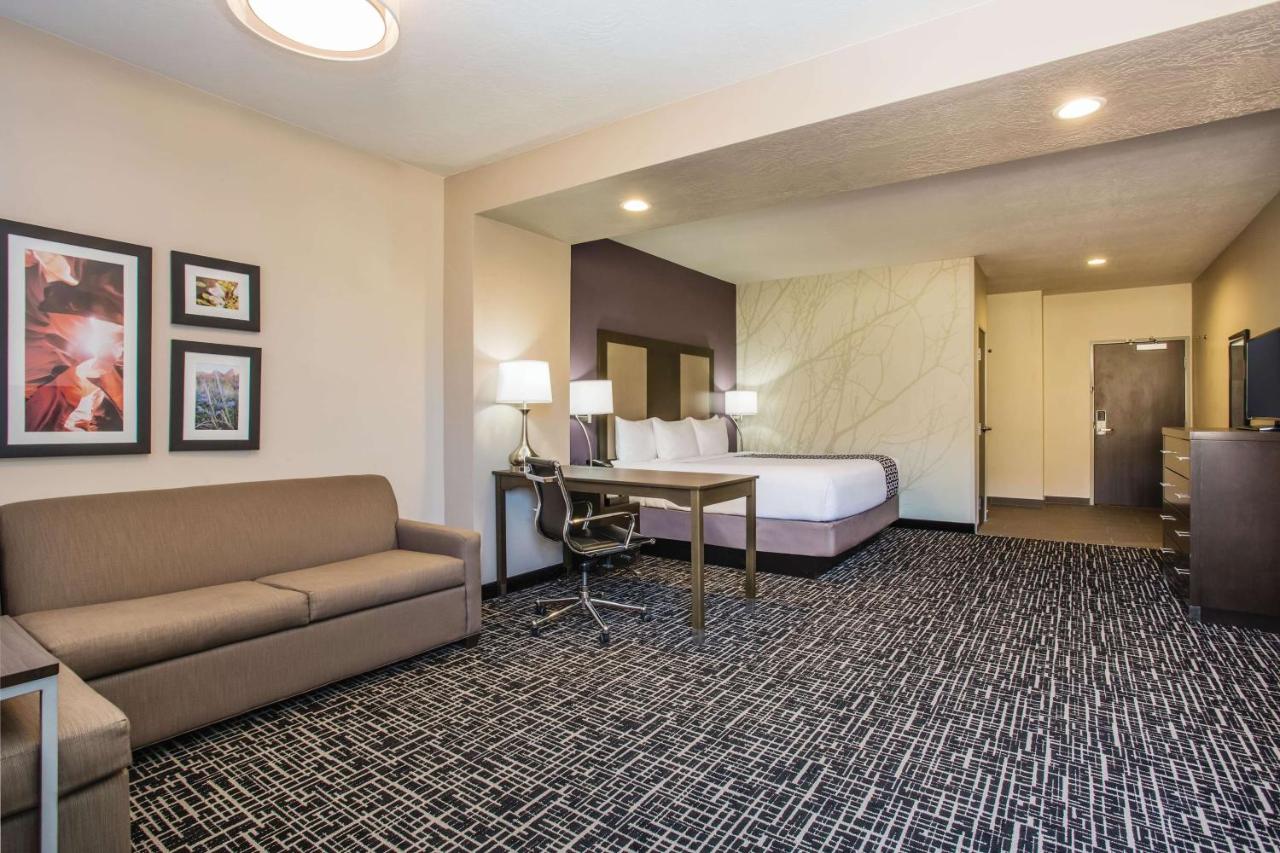 1 King Bed, Studio Suite, Mountain View, Non-Smoking at La Quinta Inn & Suites by Wyndham La Verkin-Gateway to Zion