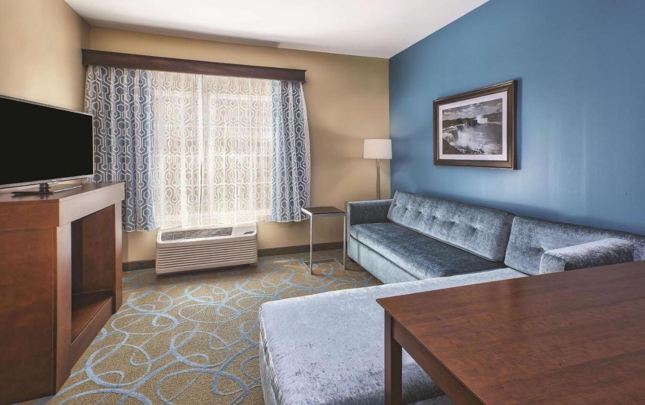 King Room at La Quinta Inn & Suites by Wyndham Niagara Falls