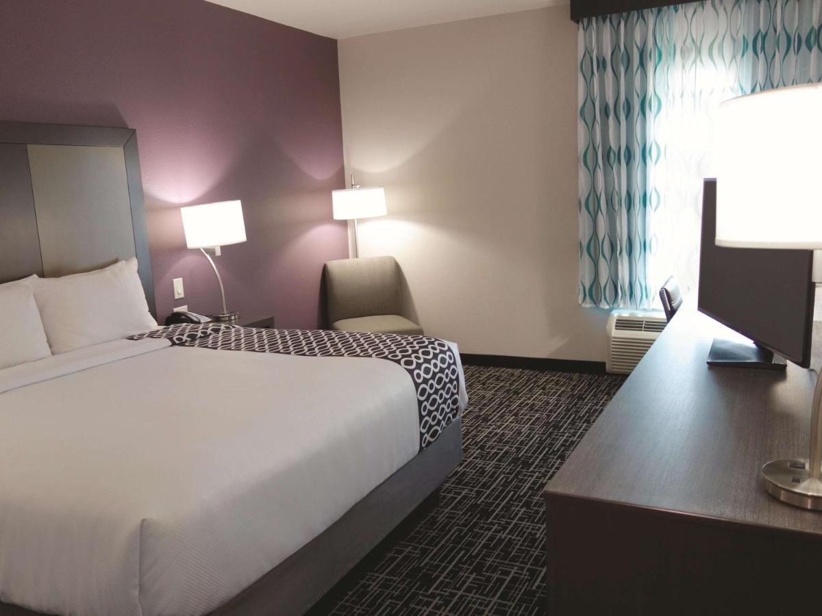 King Room at La Quinta Inn & Suites by Wyndham Pampa