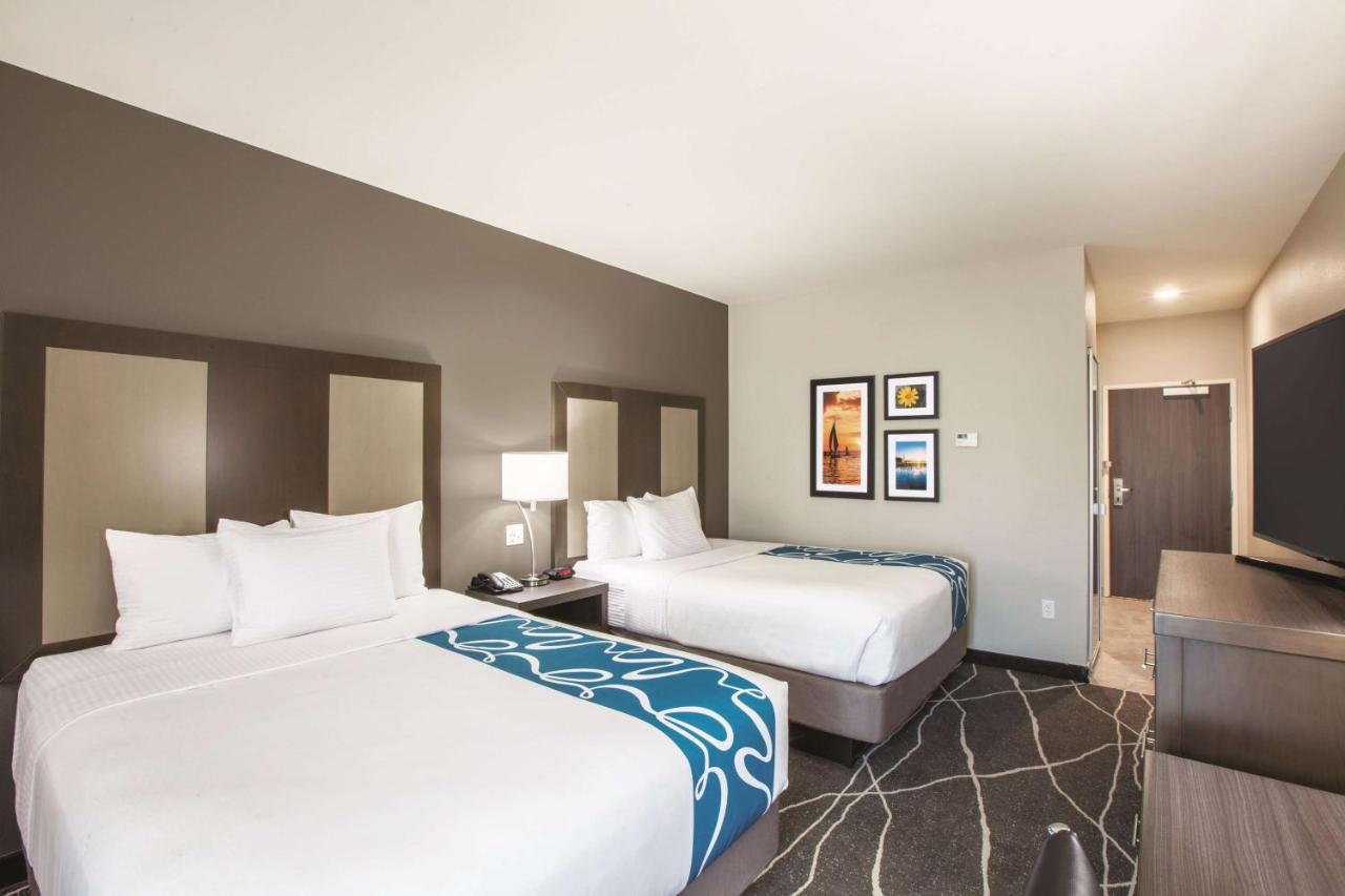 Queen Room with Two Queen Beds at La Quinta Inn & Suites by Wyndham Tulsa Broken Arrow