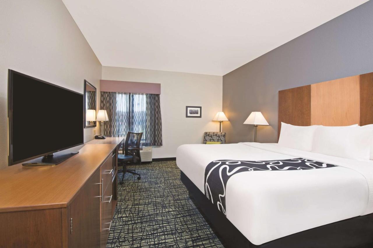 King Room - Non-Smoking at La Quinta Inn & Suites by Wyndham Morgantown