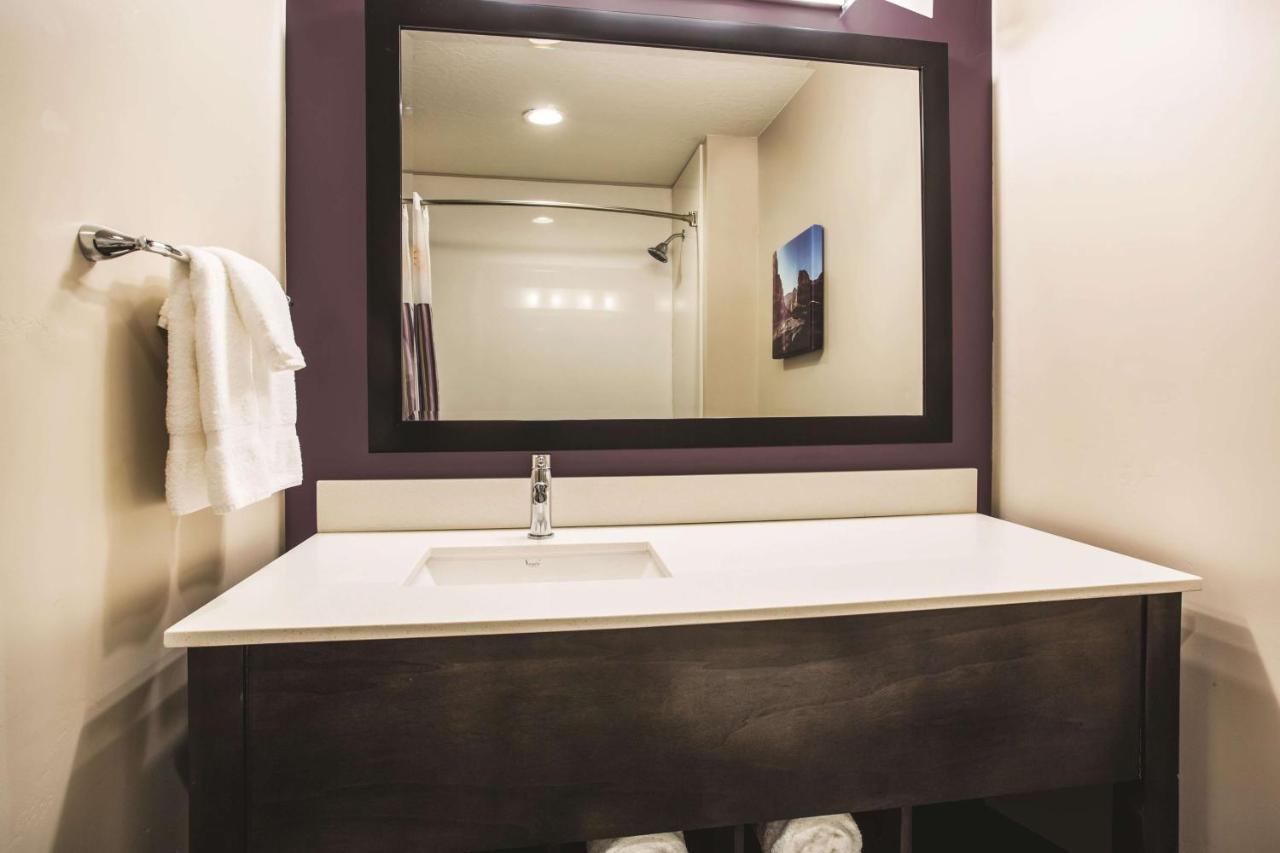 Deluxe Queen Room with Two Queen Beds at La Quinta Inn & Suites by Wyndham La Verkin-Gateway to Zion