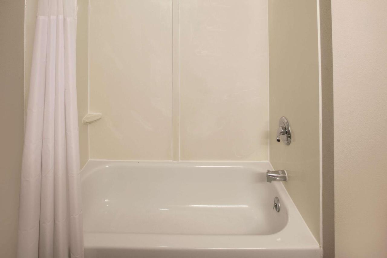 Deluxe Queen Studio - Non-Smoking at La Quinta Inn & Suites by Wyndham Mechanicsburg - Harrisburg