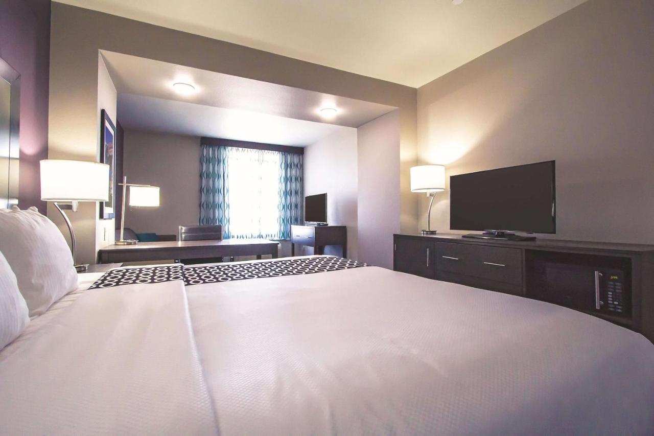 Deluxe King Room - Mobility Access/Non-Smoking at La Quinta Inn & Suites by Wyndham Pampa
