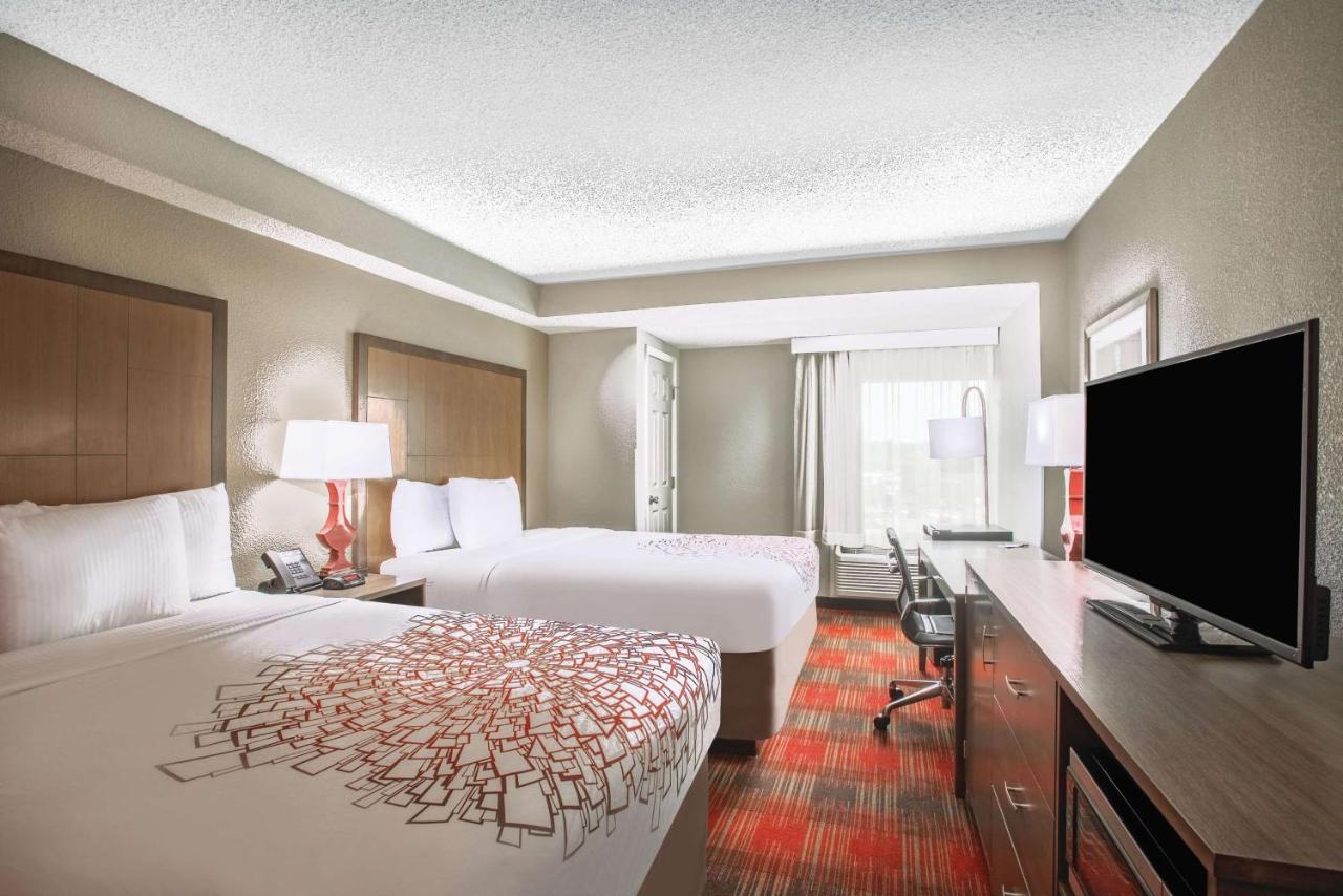 Queen Room with Two Queen Beds - Disability Access at La Quinta Inn & Suites by Wyndham DC Metro Capital Beltway