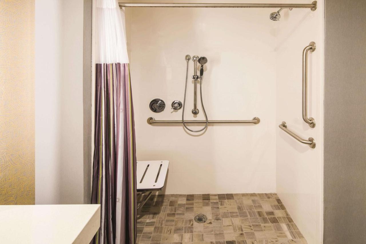 Queen Room with Two Queen Beds and Mobility/Hearing Access - Non-Smoking at La Quinta Inn & Suites by Wyndham Atlanta South - McDonough