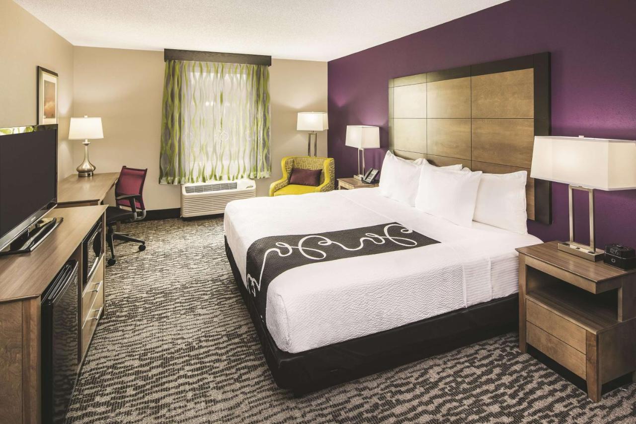 King Room - Mobility Access/Non-Smoking at La Quinta Inn & Suites by Wyndham Milledgeville