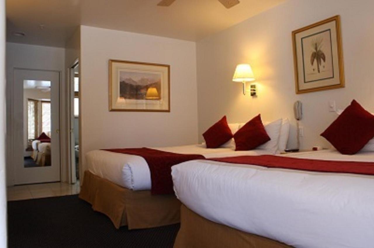 Queen Room with Two Queen Beds at St. Moritz Lodge & Condominiums