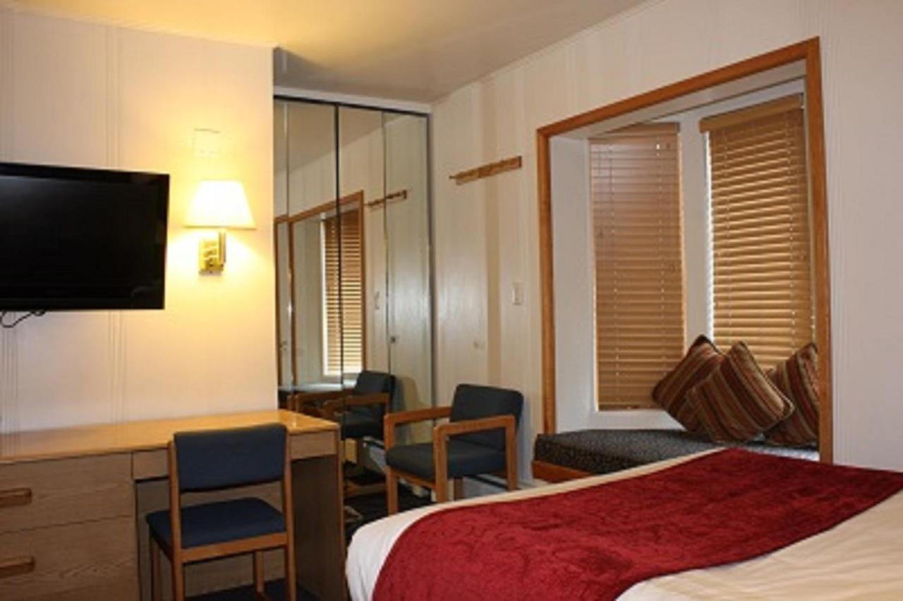Standard Double Room at St. Moritz Lodge & Condominiums