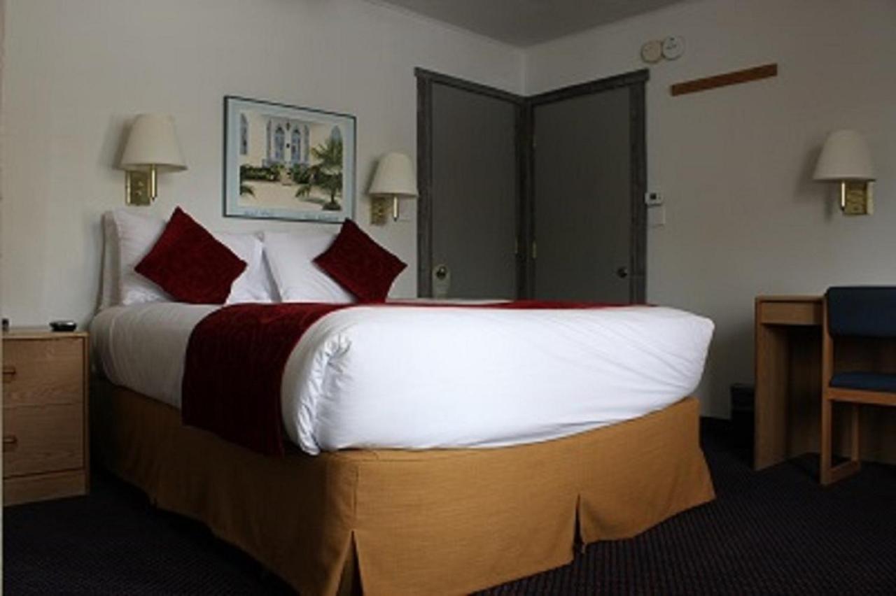 Standard Double Room at St. Moritz Lodge & Condominiums
