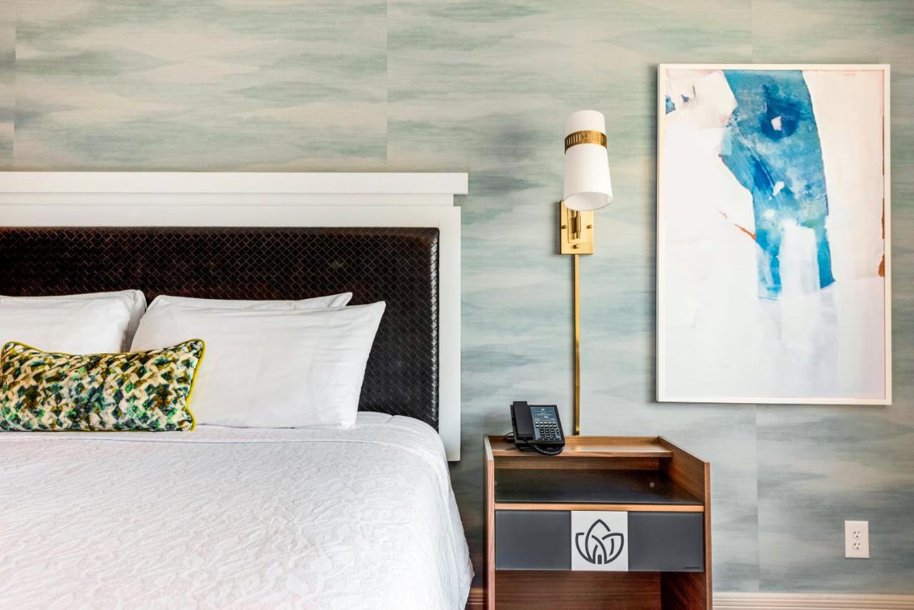 King Room at Riverwalk Plaza